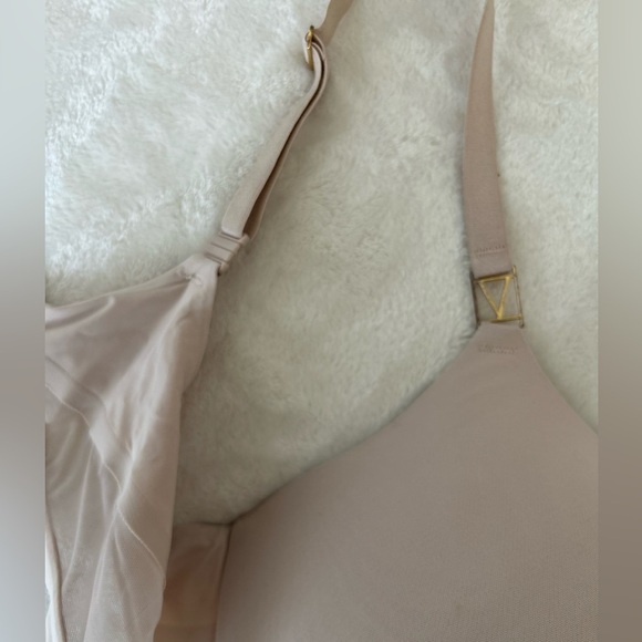 Victorias Secret Uplift Plunge Bra - Picture 4 of 4